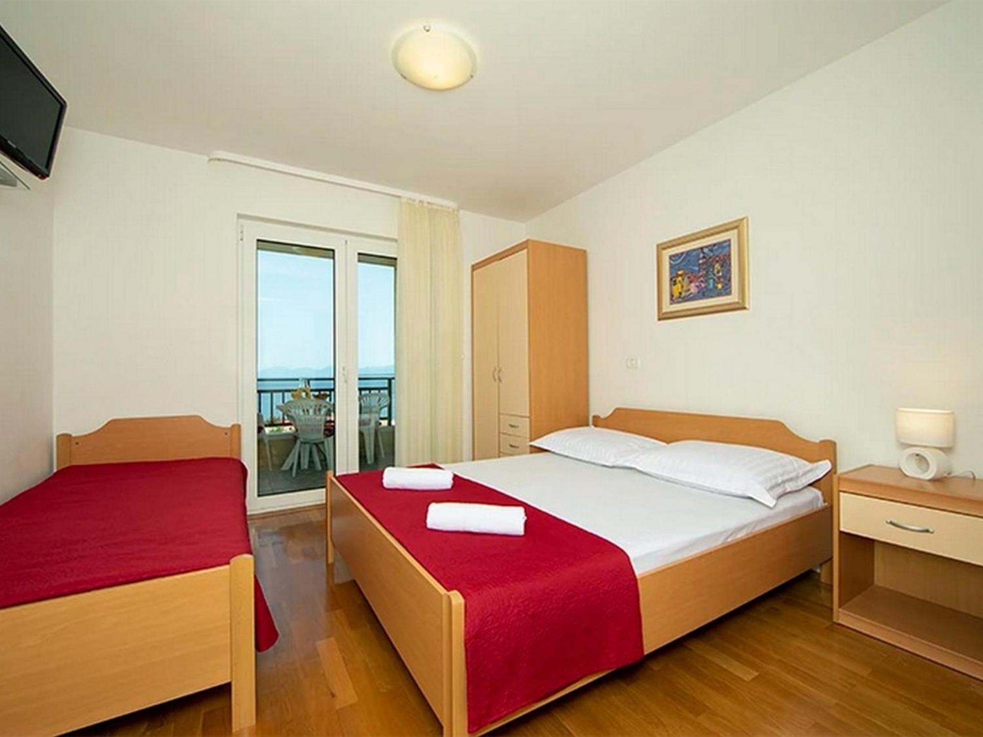 Apartments By The Sea Igrane, Makarska - 17292 외부 사진