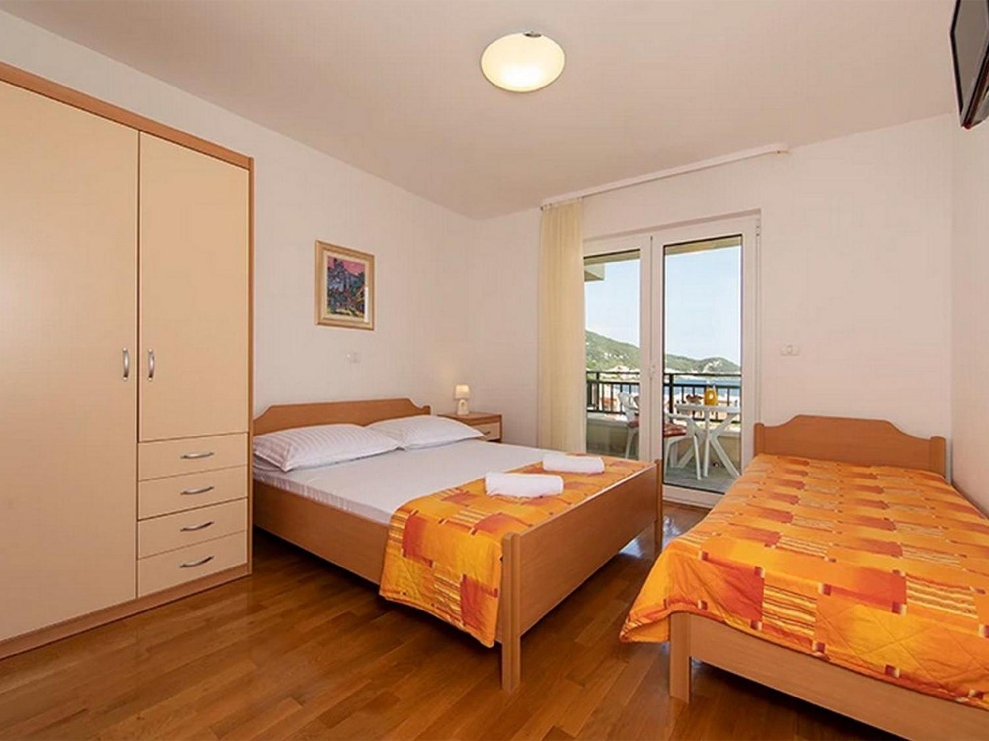 Apartments By The Sea Igrane, Makarska - 17292 외부 사진