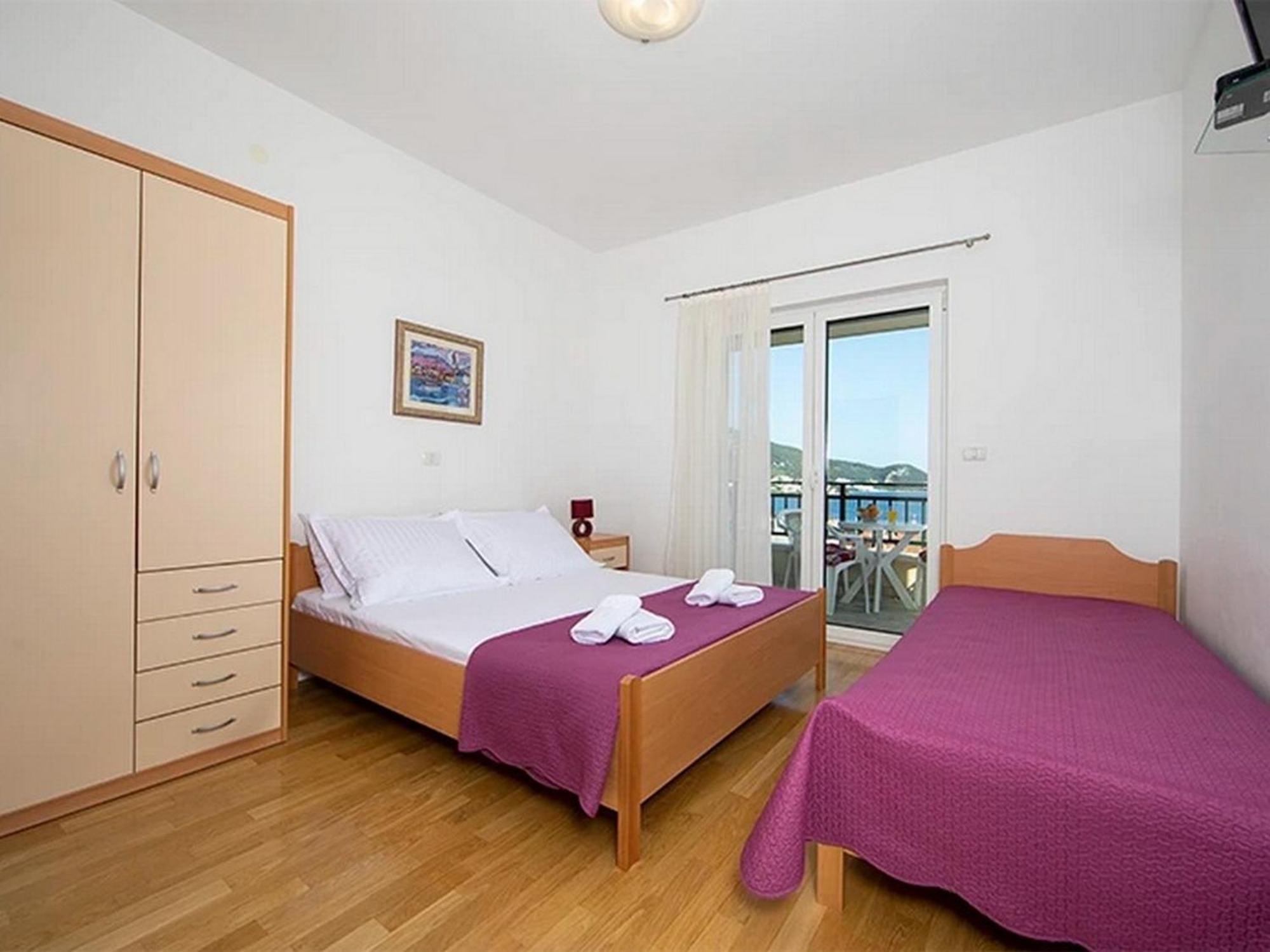 Apartments By The Sea Igrane, Makarska - 17292 외부 사진