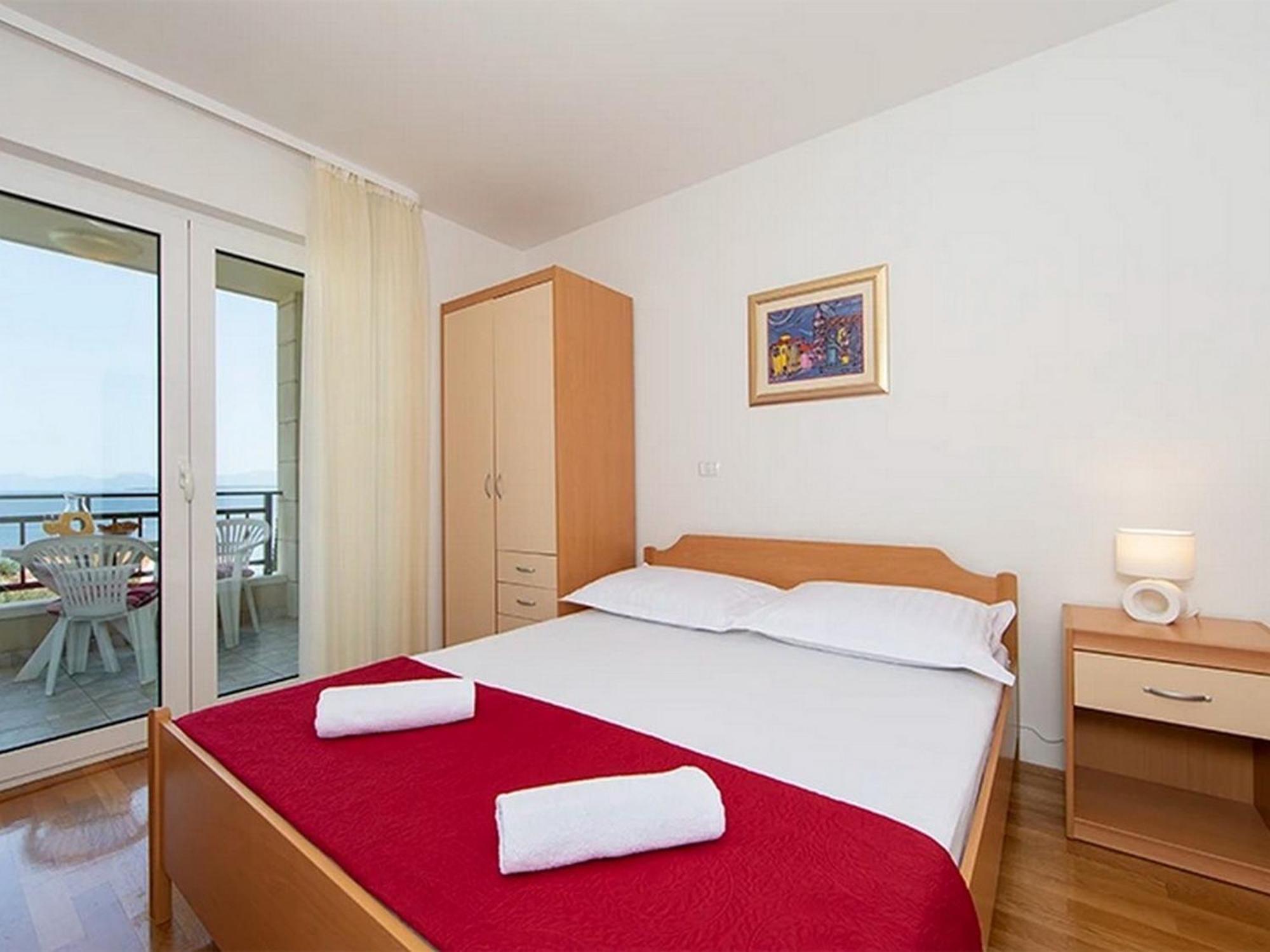 Apartments By The Sea Igrane, Makarska - 17292 외부 사진