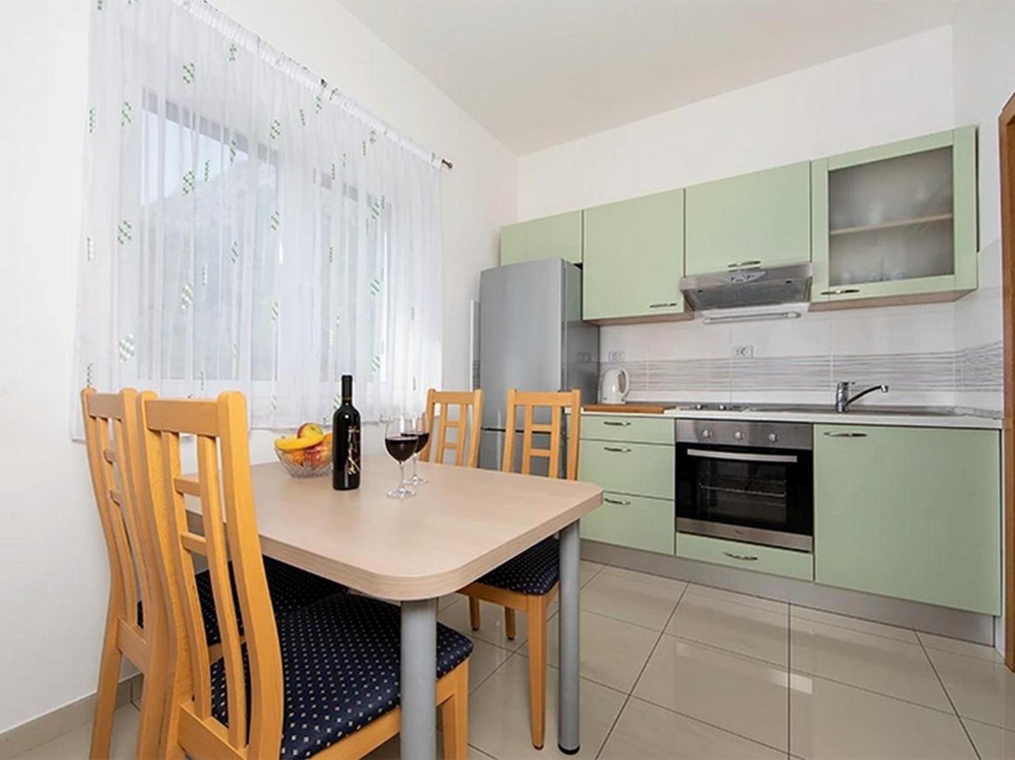 Apartments By The Sea Igrane, Makarska - 17292 외부 사진