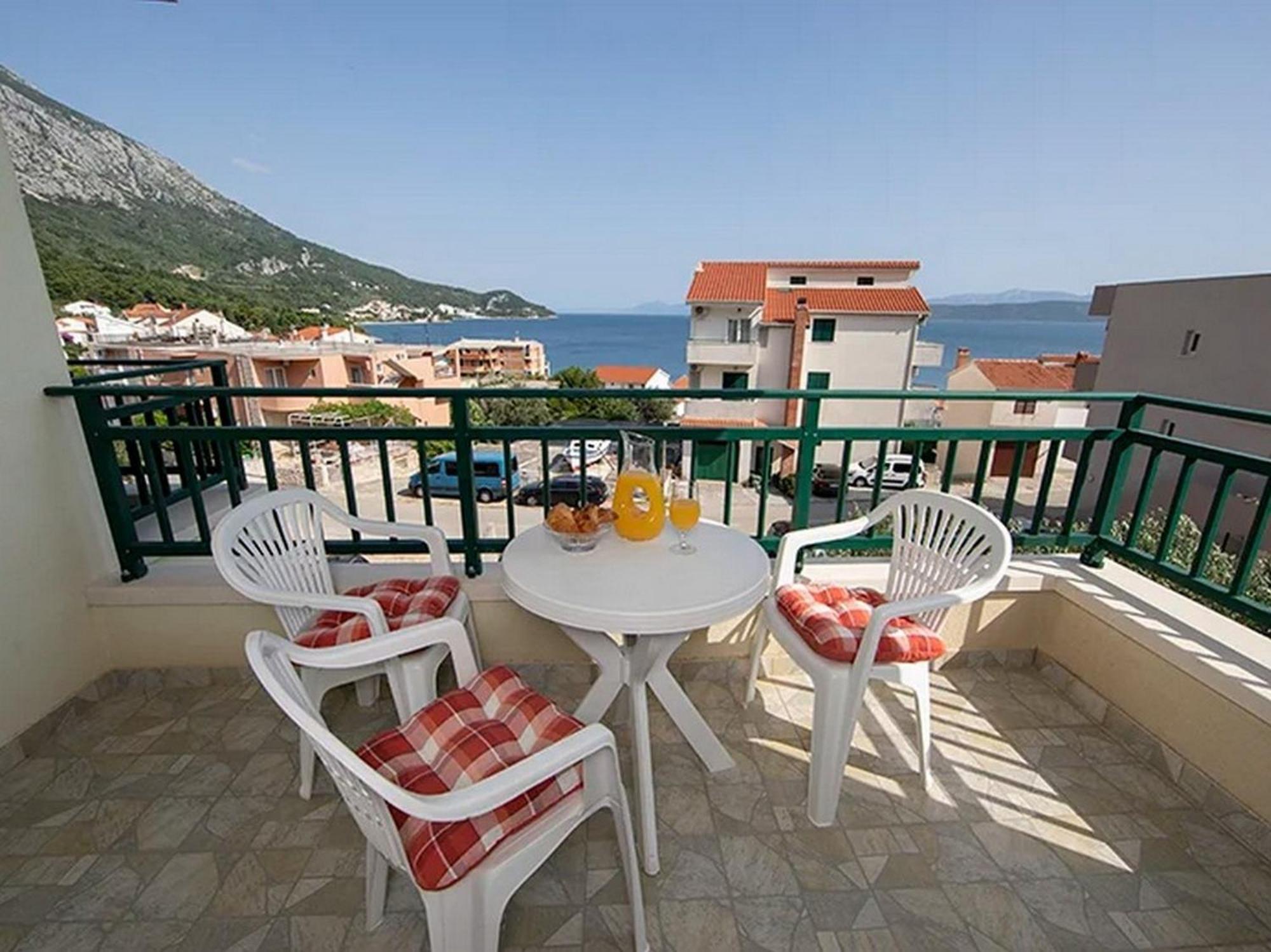 Apartments By The Sea Igrane, Makarska - 17292 외부 사진