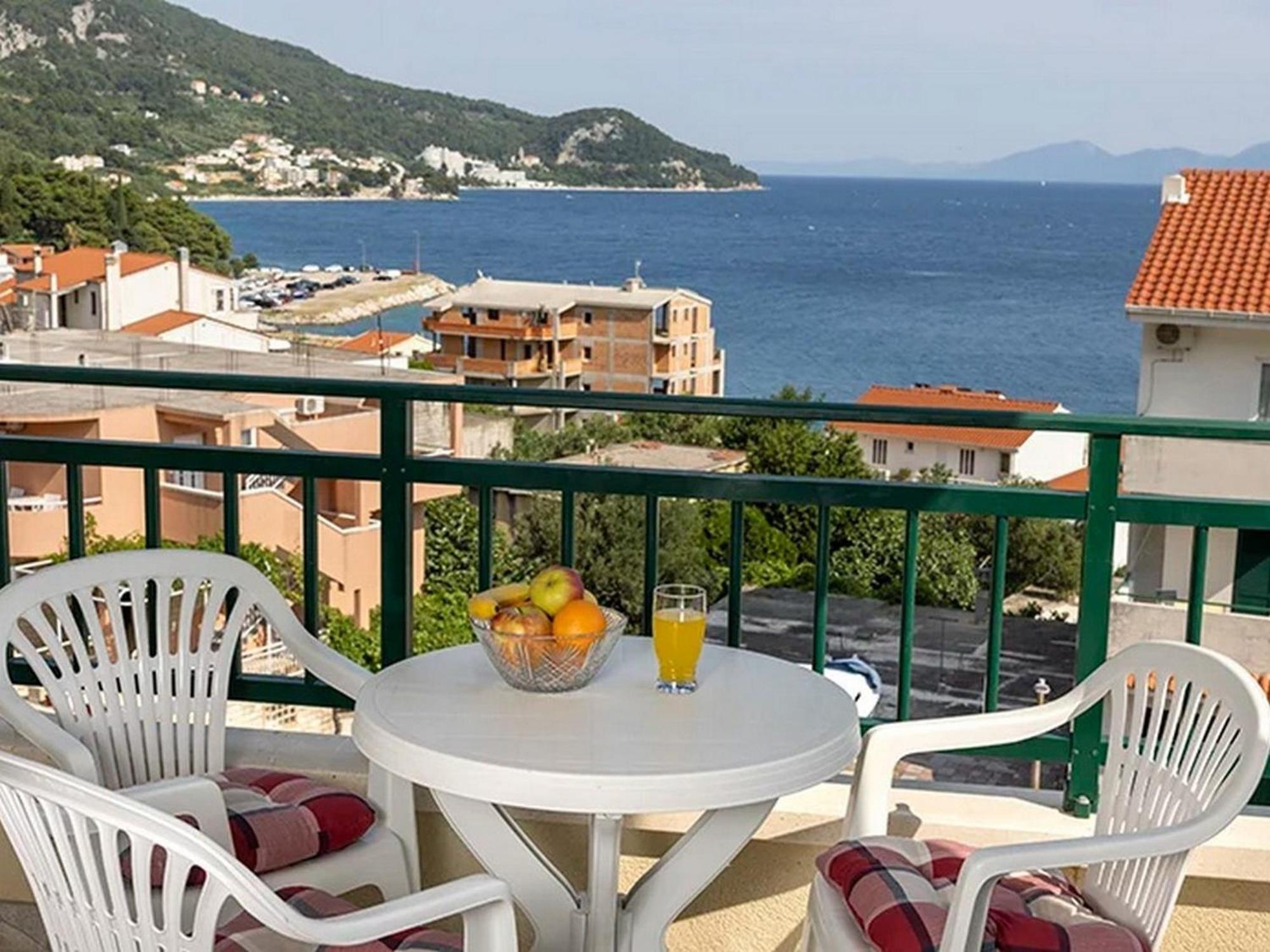 Apartments By The Sea Igrane, Makarska - 17292 외부 사진
